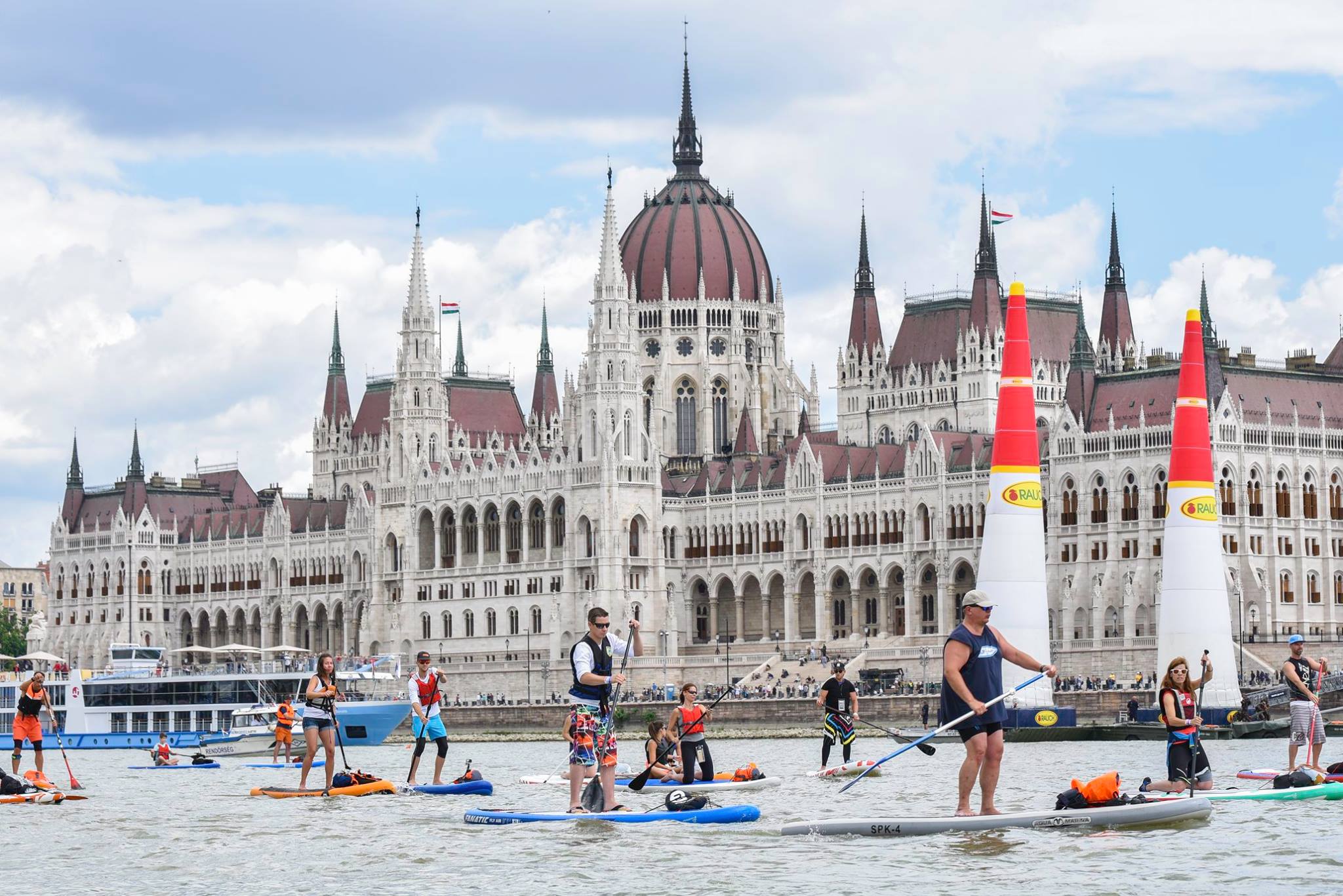 Közös SUP evezés Budapesten